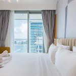 Marvelous Apartment In Beachfront Private Beach
