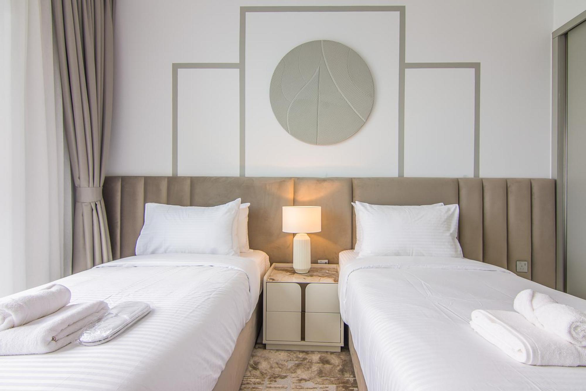Apartment Marvelous In Beachfront Private Dubai
