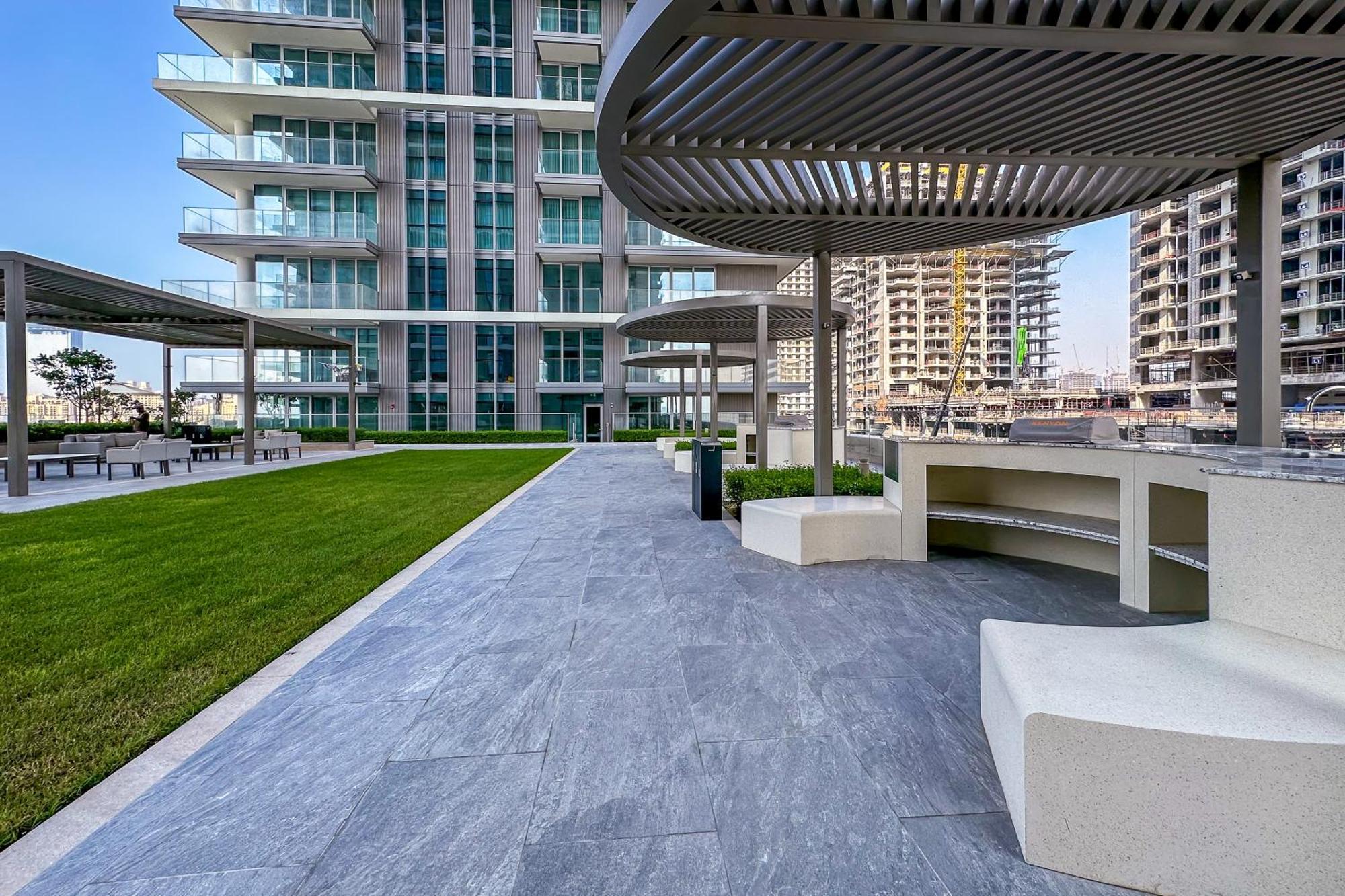 Apartment Marvelous In Beachfront Private Dubai